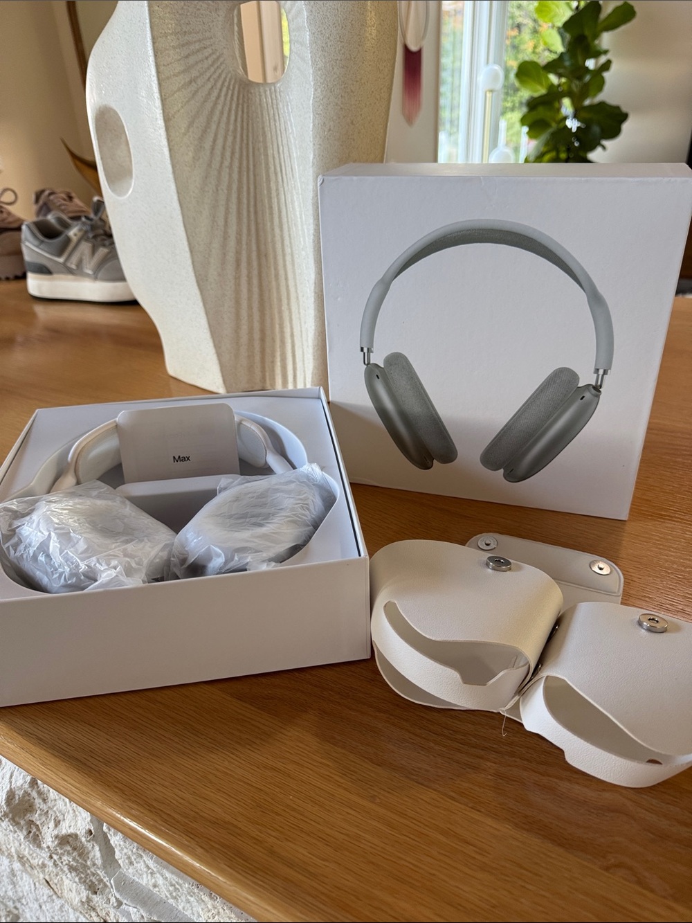 Apple AirPods Max Over-Ear Headphones - Silver/White